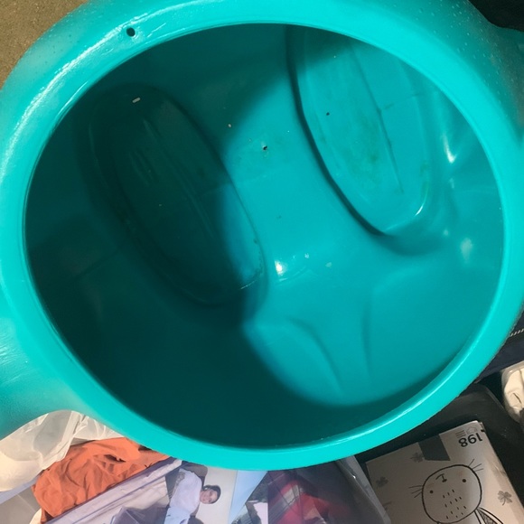 Easel board, safety rails, toy storage - Picture 2 of 4